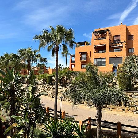 Piso De Lujo Totalmente Equipado A Estrenar Para 6 Estepona Luaran gambar