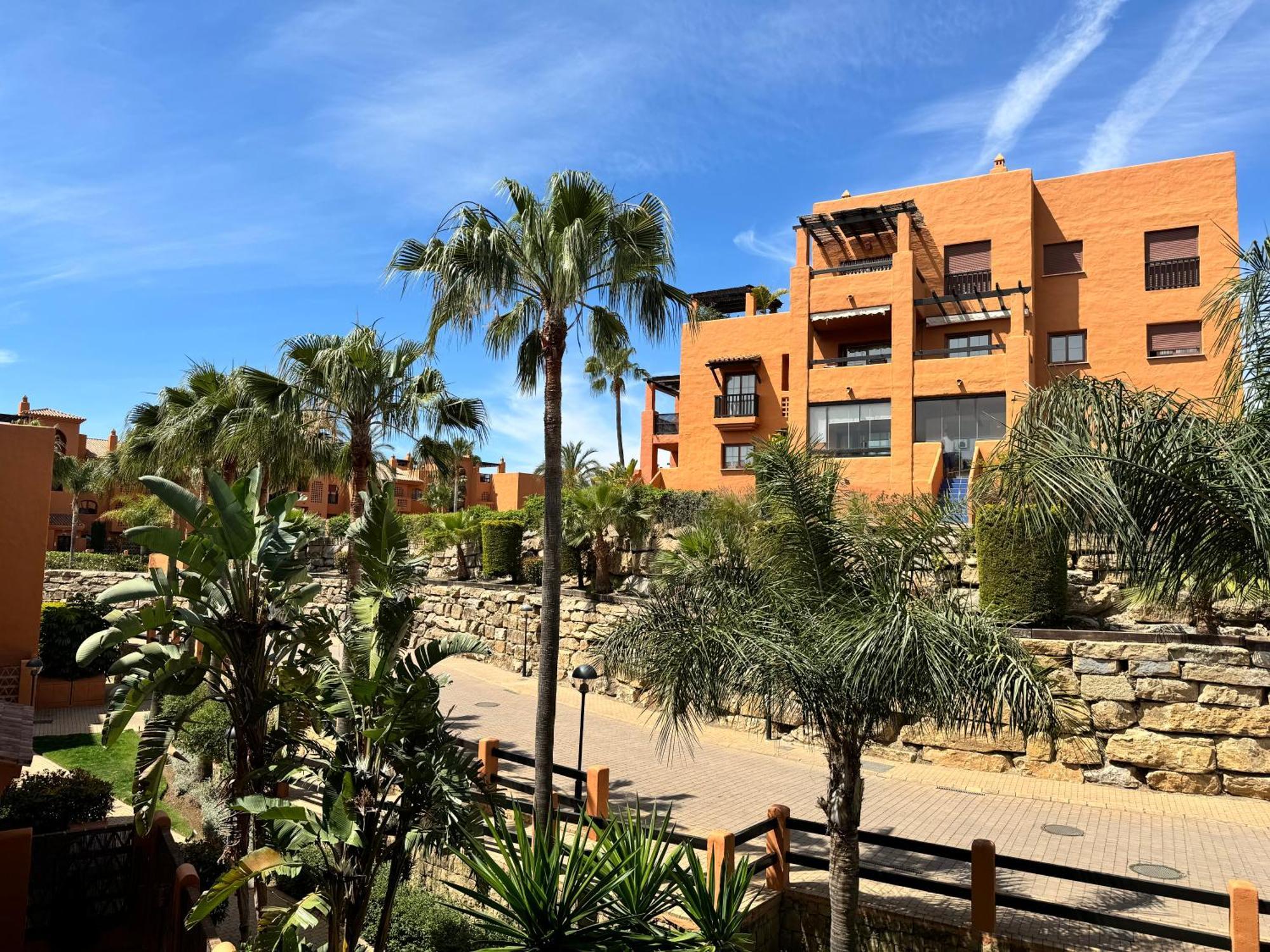 Piso De Lujo Totalmente Equipado A Estrenar Para 6 Estepona Luaran gambar