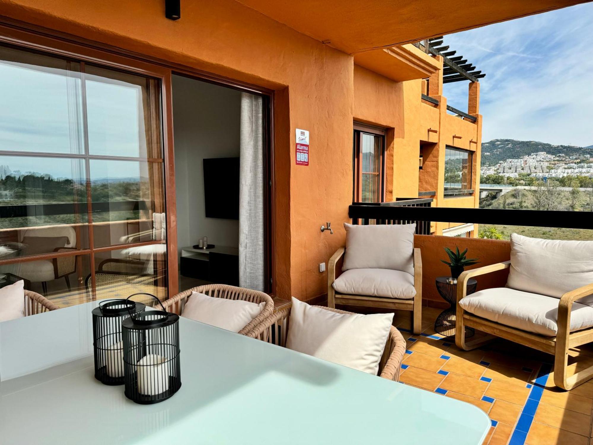 Piso De Lujo Totalmente Equipado A Estrenar Para 6 Estepona Luaran gambar