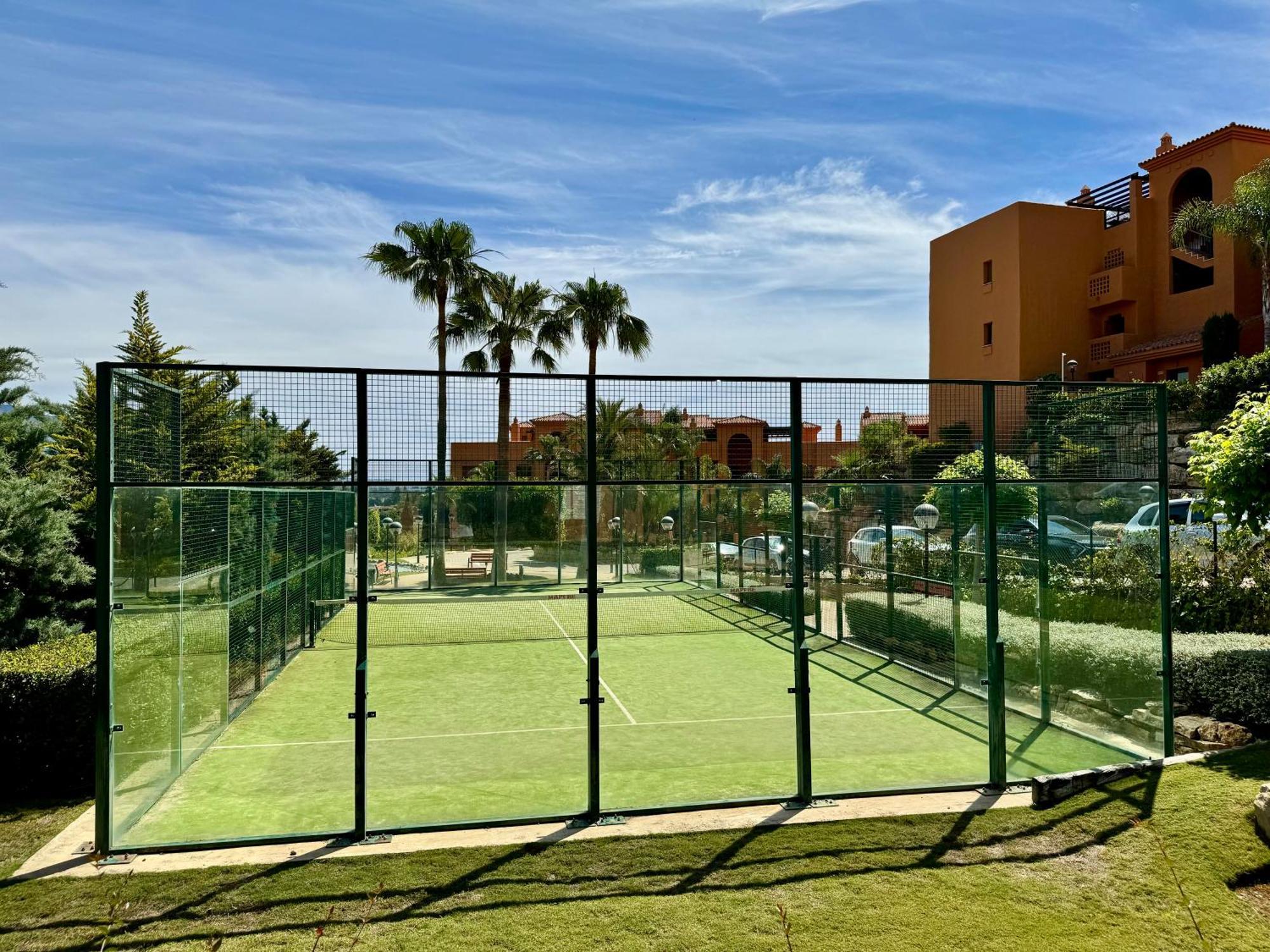 Piso De Lujo Totalmente Equipado A Estrenar Para 6 Estepona Luaran gambar
